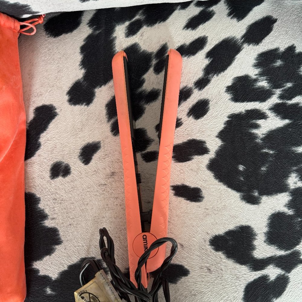 Amika Strand Ceramic 1" Inch Hair Straightener Flat Iron Peach Coral